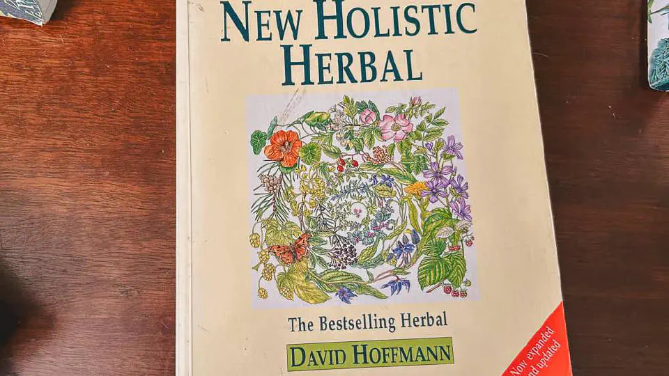 The New Holistic Herbal - David Hoffman